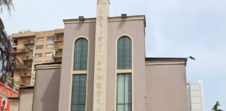 Plas sherri brenda aktivistëve të Aleancës për Teatrin, regjisori i njohur pyet pedagogun: A i ke thënë Pano Sokos…