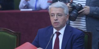 Meta paralajmëroi tubim me qytetarët, Lleshaj: Çrregullim i skajshëm i tij, koha për të kornizuar me ligj funksionet e Presidentit