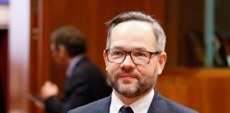 Ministri gjerman për Europën, Roth: Është koha që BE të mbajë premtimin për Shkupin dhe Tiranën