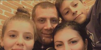 FOTO/ Rudina Dembacaj pjesë e familjes Frroku, pozon me fëmijët e ish-deputetit