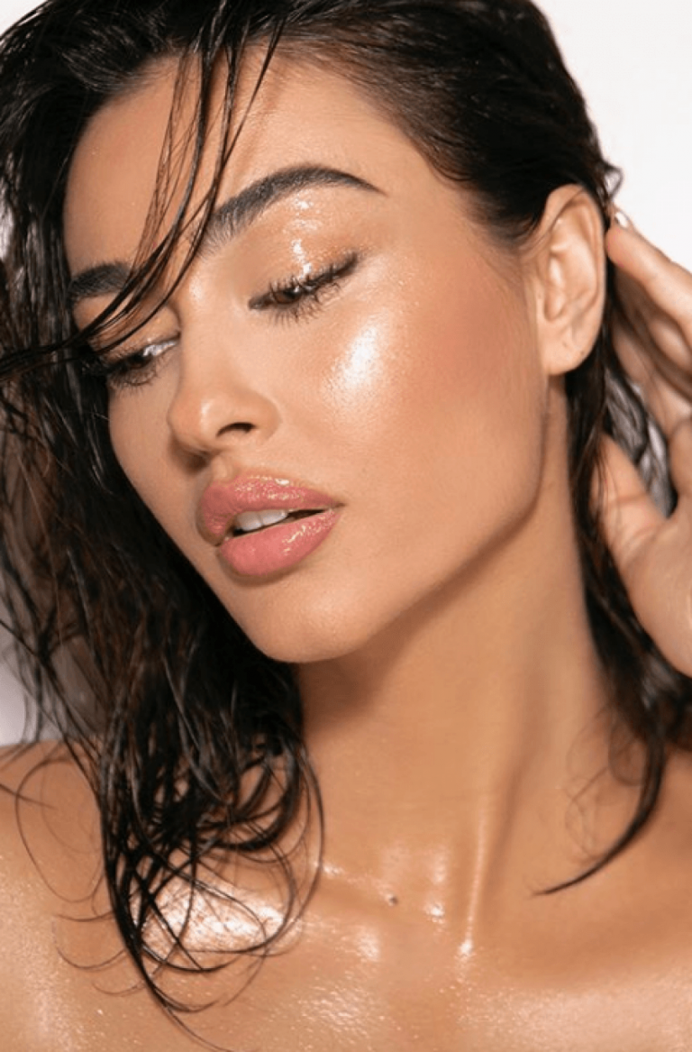 Foto/ Adrola Dushi feston ditëlindjen, ja sa vjeç mbush modelja bukuroshe