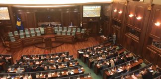 Premtimet para zgjedhjeve në Kosovë/ Partitë të gjitha në një mendje: Do të rrisim rrogat