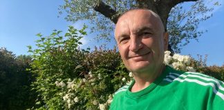 Meta kujton kthimin e familjes së Zogut