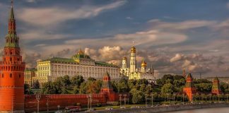 Stepet Moska, mbi 10 mijë trupa ruse tërhiqen nga kufiri me Ukrainën