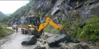 Rrëshqitje dherash, ARRSH njofton shoferët për kujdes në këtë aks rrugor