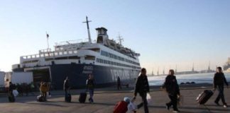 Kaosi në aeroportin e Brindisit, 220 pasagjerë gjejnë zgjidhje për tu nisur drejt Shqipërisë, pjesa tjetër kthehen pas