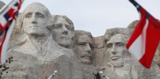 Përmendorja gjigante në SHBA, mes polemikash