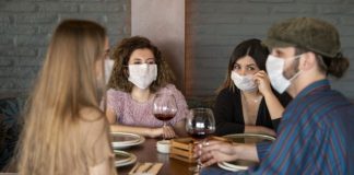 COVID-19/ Britania e Madhe lehtëson rregullat e vetëkarantinimit