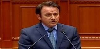 Ralf Gjoni: Bravo i qoftë Edi Ramës që foli për UÇK-në në Bordin e Paqes!