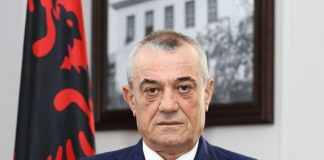 Ruçi zotohet para Várhelyi: Brenda këtij viti do të ngremë Gjykatën Kushtetuese