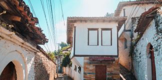 Faqja e njohur: Berati, qyteti që nuk duhet ta humbisni kur vizitoni Shqipërinë