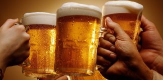 Nga bukuria e deri te punët e shtëpisë: 10 përdorime të birrës që nuk i keni ditur më parë