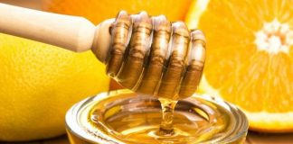 5 arsye të forta përse duhet të hani një lugë mjaltë përpara gjumit