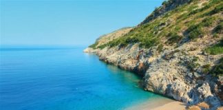 Petit Futé, guida më e madhe turistike për frengjishtfolësit, përfshin Shqipërinë në faqet e saj