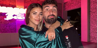 I ke bërë buzët si b*th majmuni/ Sara i kthehet ndjekëses me lezet