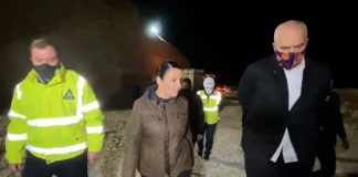 Greva e kontrollorëve, mjeku i njohur, thirrje Ramës e Ballukut: Zgjidheni situatën si Regani! Pushojini nga puna dhe zëvendësojini me të tjerë. Vaksinat duhet të vijnë