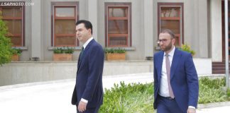 “Dikur parkonte makinën e Bylykbashit”/ Gazetarja i nxjerr “bojën” Gazment Bardhit