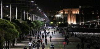 Mjekja greke: Pushimet me kujdes, në shtator do t’i hedhim maskat