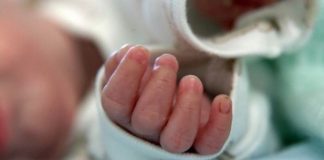 “Është një ndjenjë magjike”/ Çifti i njohur bëhen prindër për herë të parë