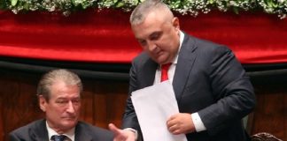 Skuthat e politikës, po e mbyllin ciklin