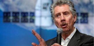 Vetëm një pyetje, 75-vjeçari miliarder jep 1 milion dollarë për atë që gjen përgjigjen