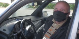 I paralizuar, por nuk i ndahet bujqësisë/ Historia e fermerit në Lushnje që ka rritur sipërfaqen e serës nga 2 në 15 dylym