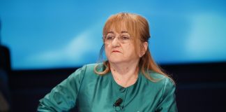 Pse po vonohet vaksina? Rakacolli: Jemi në kontakt me Pfizer, kontrata qëndron