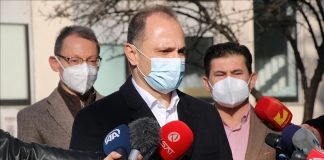 Maqedoni e Veriut, kryeministri: Vaksinimi do të kryhet në 3 faza