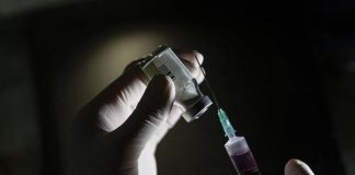 Studimi/ Ja pse ka më shumë dobi vaksinimi i të moshuarve fillimisht