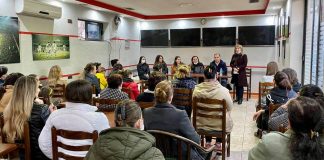 Të infektuarit nga COVID19 rriten çdo ditë, Albana Vokshi ia shtron me birra