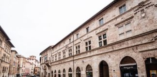 Rriten rastet me variantet e COVID-19, Perugia rimbyllet