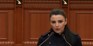 “Goditjet e opozitës shumë të ulëta”, Balluku: Mbi 1000 punëtorë në terren, sot nuk kemi asnjë aks të bllokuar