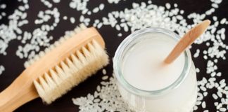 Receta sekrete e grave aziatike për fytyrë të shkëlqyeshme/ Uji i orizit bën mrekulli për lëkurën tuaj