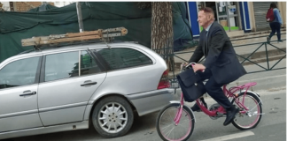 Biçikleta e famshme/ Ka tërhequr vëmendjen e të gjithëve, deputeti i Kuvendit të Shqipërisë zbulon çfarë fshihet pas