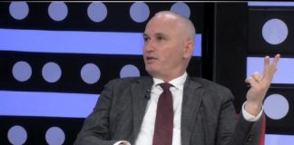 “Si nuk thatë një fjalë të mirë”, zv.ministri i Shëndetësisë: Sa më shumë vaksina vijnë aq më shumë mërzitet PD