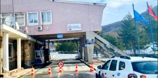 Covid-19/ Pala greke shtyn sërish afatin e bllokimit të kalimit në Kapshticë, ja deri kur do të qëndrojë e mbyllur