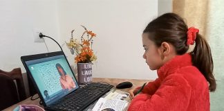 Ministrja Kushi publikon foto nga mësimi “online”: Mirënjohje për angazhimin e nxënësve e mësuesve, si dhe sakrificën e prindërve