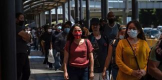 Mbi 105 milionë raste me COVID-19 në gjithë botën