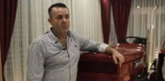 Shqiptari mban traktorin e babait në dhomën e ndenjes: E kemi kujtim, na ka rritur duke punuar