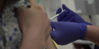 Vaksina e Oxford dhe Astrazeneca/ Japin mbrojtje të kufizuar ndaj variantit afrikan të Covid-19