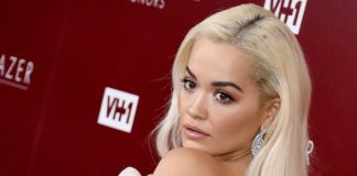 Rita Ora bën krenarë shqiptarët, shfaqet me veshje popullore në albumin e ri