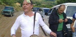 Harrojeni deputeten e ‘kërpëratave’, videoja epike e Xhelal Mziut që nuk di të lexojë, deputeti i ri i PD-së me titullin ‘Doktor’ dhe krahu i djathtë i Bashës