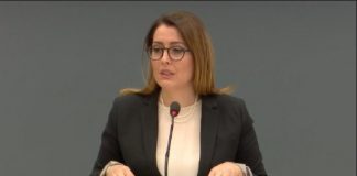 Ministrja Manastirliu: Në muajin prill do të mbërrijnë në vend 68 mijë doza të Astra Zenecës, brenda 14 muajve synojmë të vaksinohet gjithë popullata