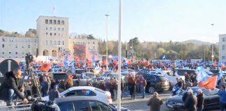 Në vend të fushatës Lulzim Basha hap vatër infeksioni me qindra njerëz, a mund t’i besohet për Kryeministër?