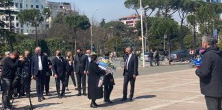 Nisin homazhet në nder të deputetit Bashkim Fino, Ruçi: Do e kujtoj si një njeri me zemër të madhe