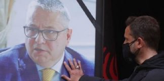 “Jeta vazhdon! Kemi betejë për të bërë, edhe për ty!”, Braçe publikon foton e lamtumirës me Bashkim Finon