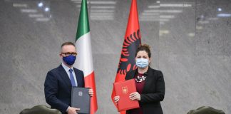 Italia njeh zyrtarisht patentat shqiptare, kryeministri Rama: Mos e harroni, unë e bëj atë që them