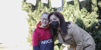 Dita Botërore e Sindromës Down, Ministrja Evis Kushi bashkë me Anisën: Kanë thyer barrierat në shumë fusha. Ta gëzojmë jetën bashkë me ta!