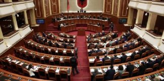 Në Parlamentin e ri do të ulen 45 gra dhe vajza, më e moshuara Luljeta Bozo, më e reja Andia Ulliri