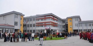 Kosova mbyll shkollat për 1 javë/ Rriten infektimet, nxënësit në pushimet e pranverës